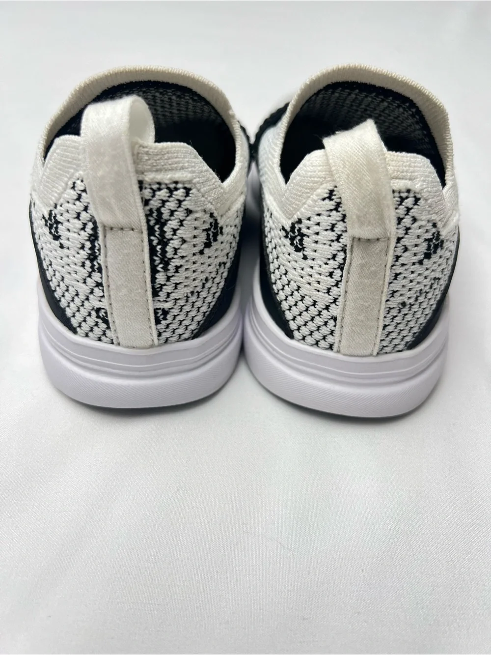 APL TechLoom Bliss Ivory Black Kids Sneakers Size 10